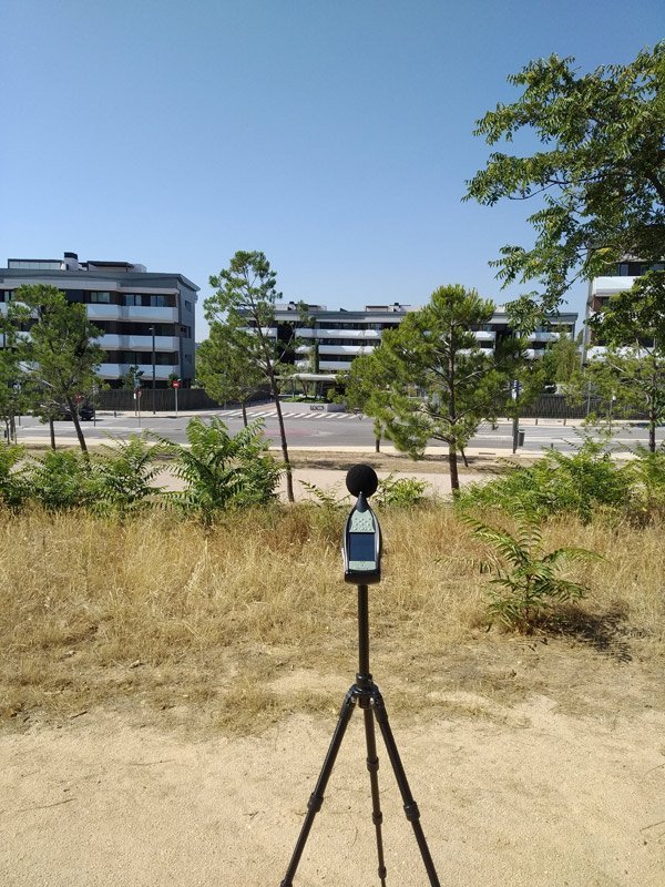 Outdoor environmental noise measurements